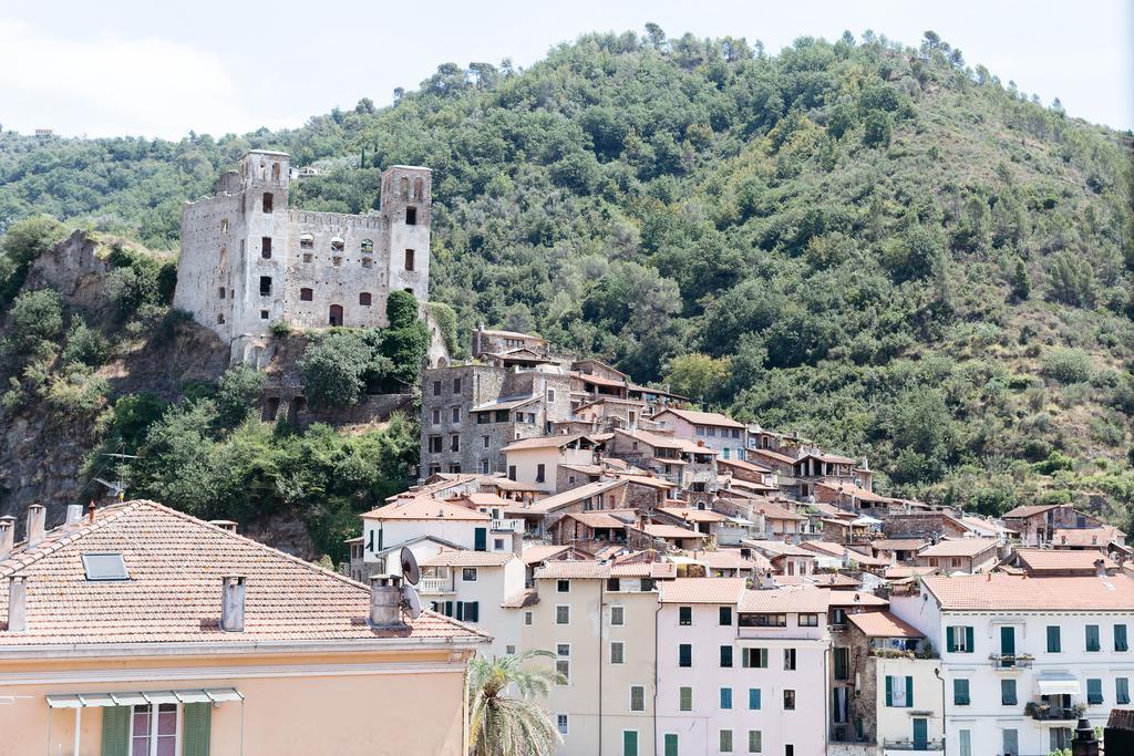 Dussaiga - Camera Del Fiordaliso Hotel Dolceacqua Exterior photo